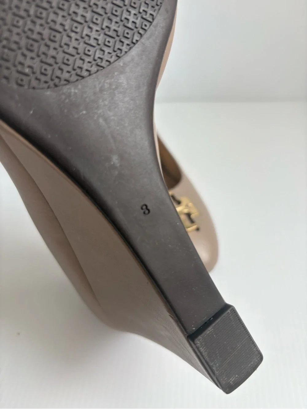Tory Burch Luna 85mm Taupe Wedges Shoes Pumps Size 8 EUC